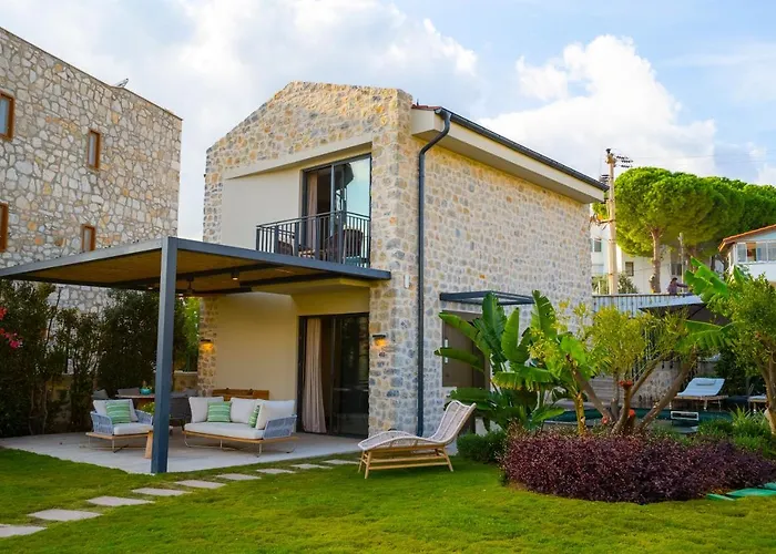 Palaia Hotell *