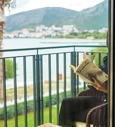 Palaia Hotell *